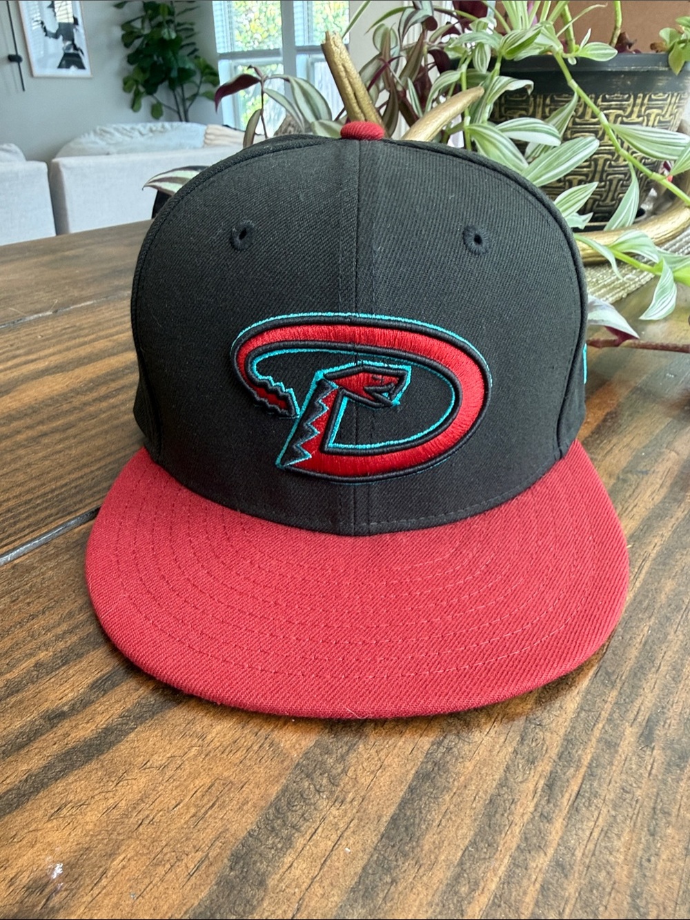 Arizona Diamondbacks Two-Tone Logo Snapback Hat - Black & Red 7-1/8